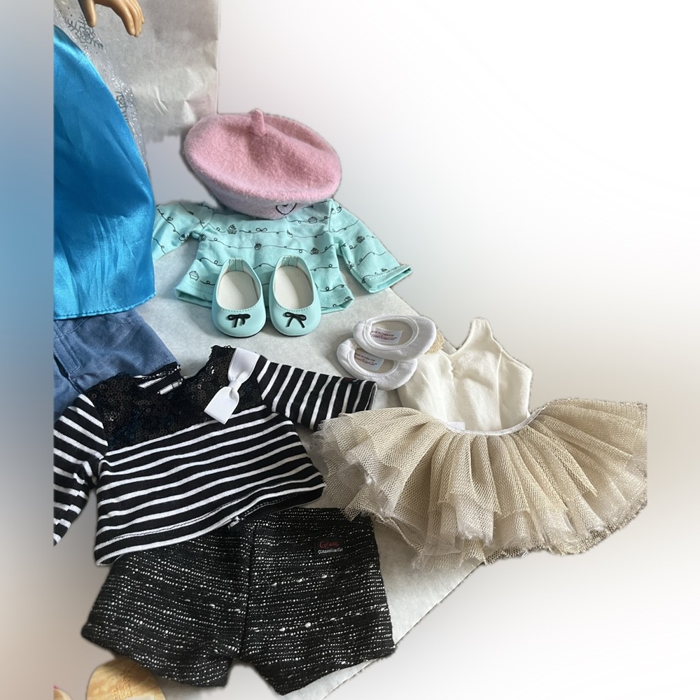 3 American Girl Dolls with accessories - Picture 14 of 16